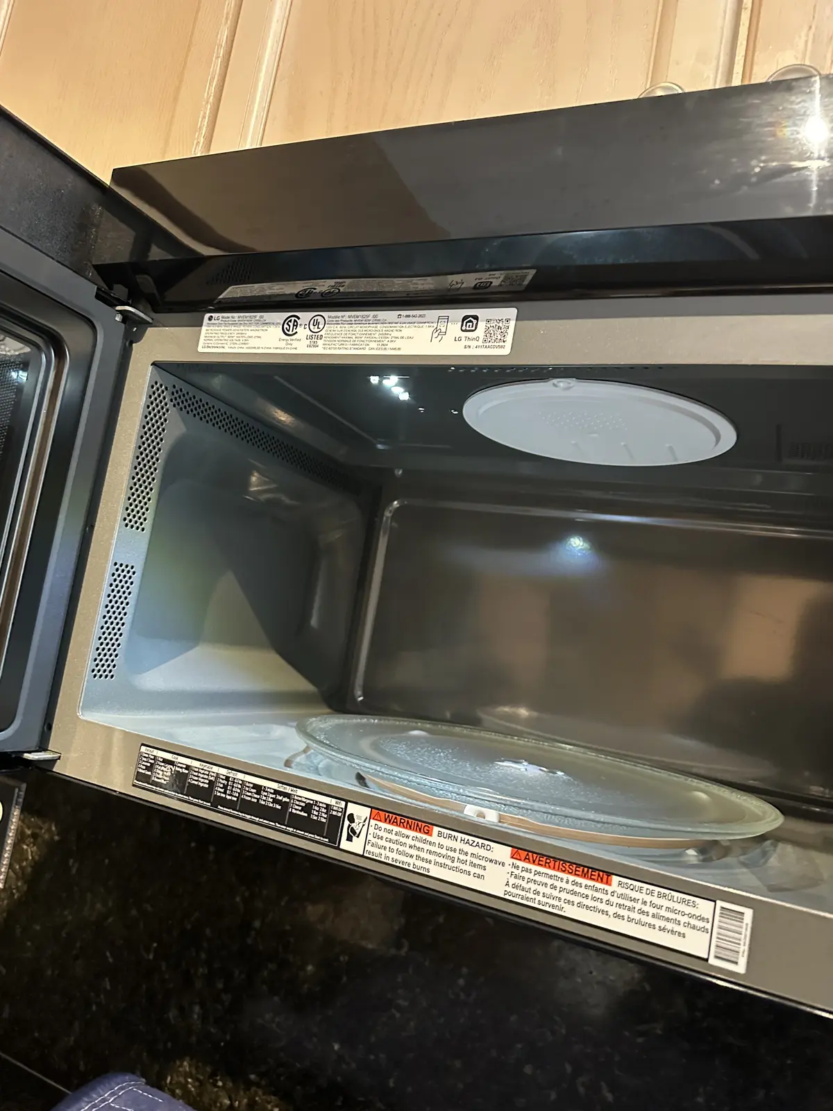 Microwave cavity and turntable during a service visit